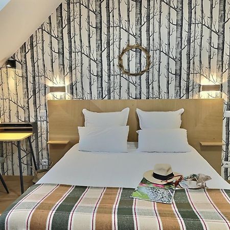 Logis Hotel Du Cygne Bracieux Esterno foto