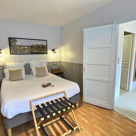 Logis Hotel Du Cygne Bracieux Esterno foto