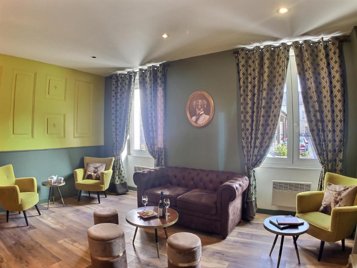 Logis Hotel Du Cygne Bracieux Esterno foto