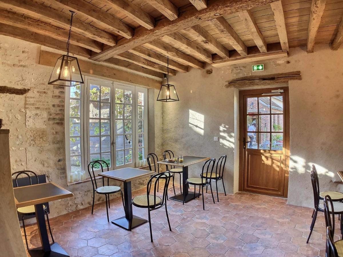Logis Hotel Du Cygne Bracieux Esterno foto